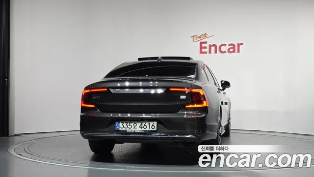 Volvo S90 — фото 4