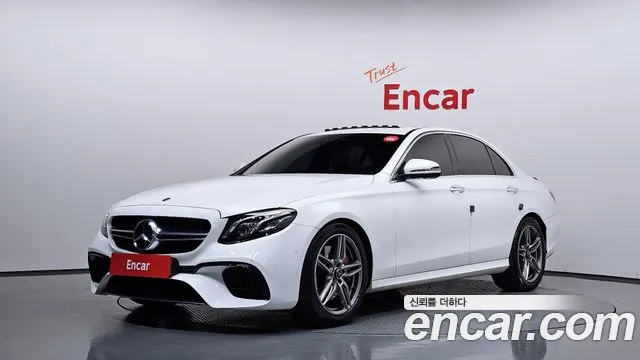Mercedes-Benz E-Class — фото 1