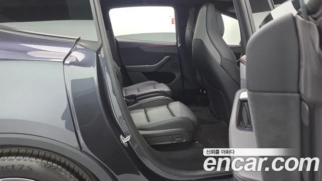 Tesla Model Y — фото 11