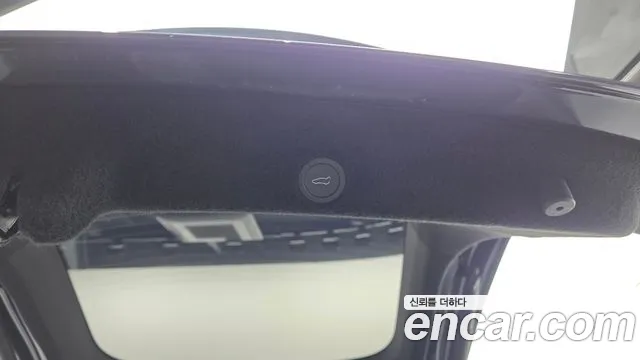 Tesla Model Y — фото 18
