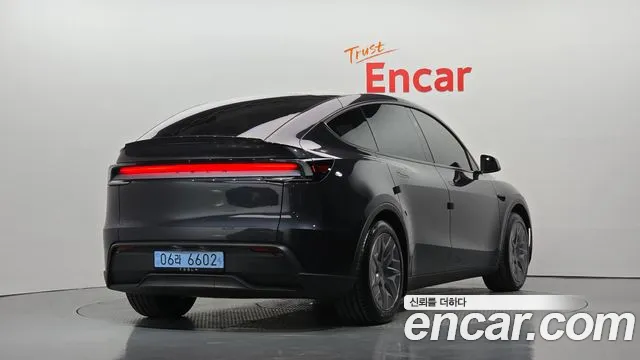 Tesla Model Y — фото 2