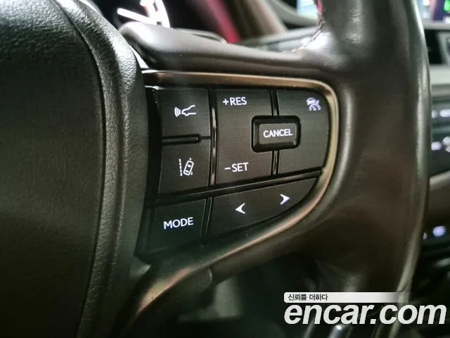 Lexus ES — фото 17