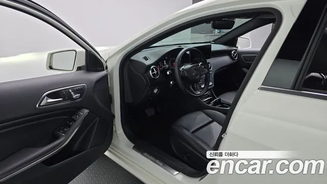 Mercedes-Benz A-Class — фото 10