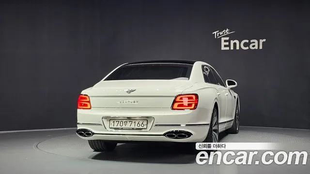 Bentley Flying Spur — фото 4