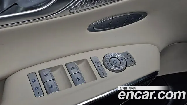 Genesis GV70 — фото 12
