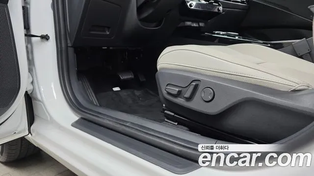 Kia Niro — фото 31