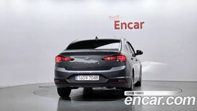 Hyundai Avante — фото 4