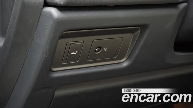 Land Rover Range Rover Evoque — фото 17