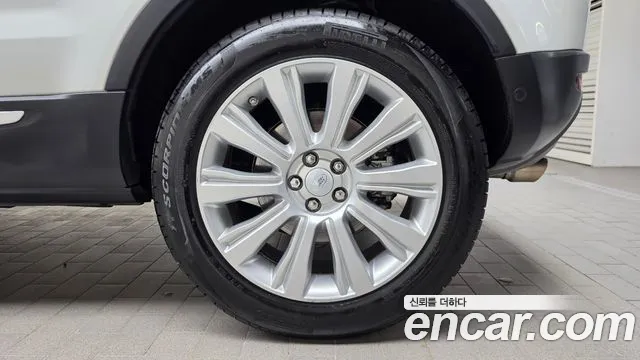 Land Rover Range Rover Evoque — фото 21