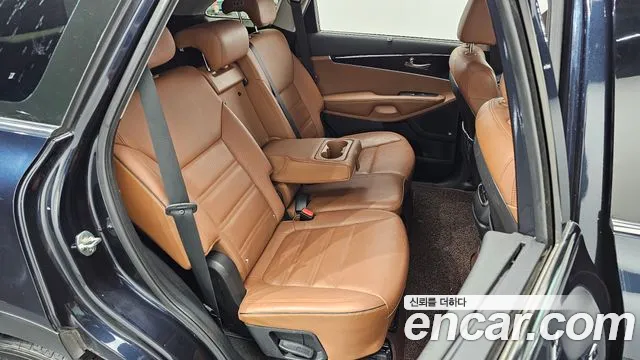 Kia Sorento — фото 11