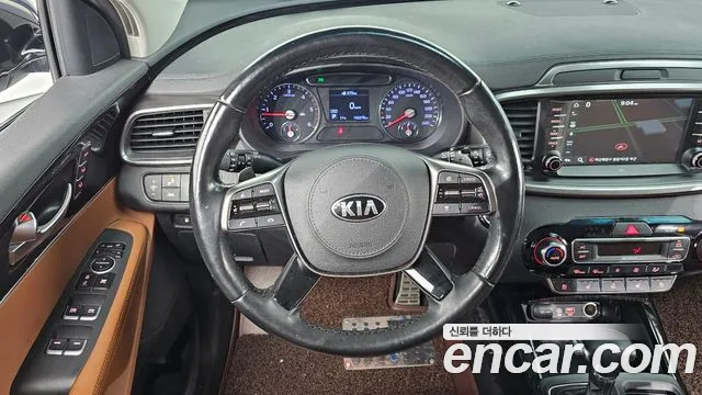Kia Sorento — фото 13