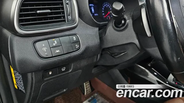 Kia Sorento — фото 17
