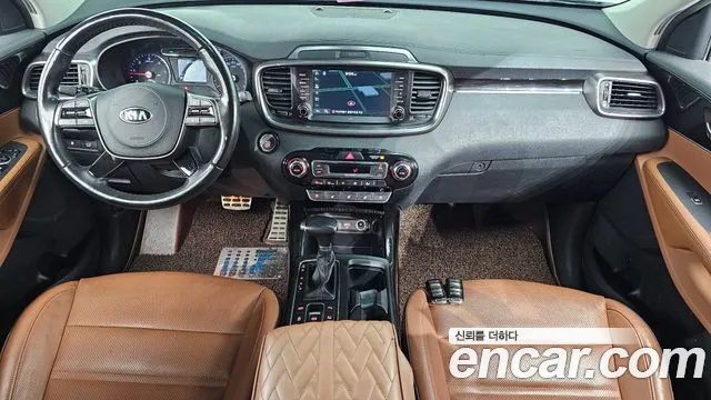 Kia Sorento — фото 7