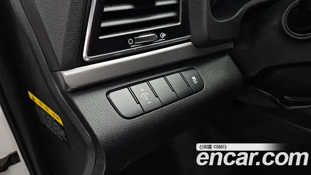 Hyundai Avante — фото 18