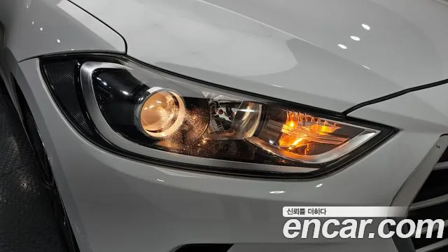 Hyundai Avante — фото 22