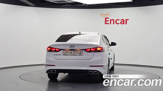 Hyundai Avante — фото 4