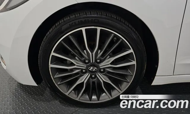Hyundai Avante — фото 5