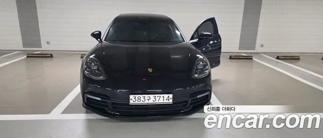 Porsche Panamera — фото 1