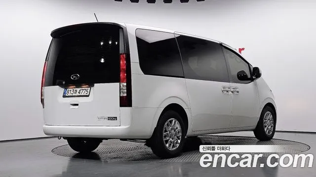 Hyundai Staria — фото 2
