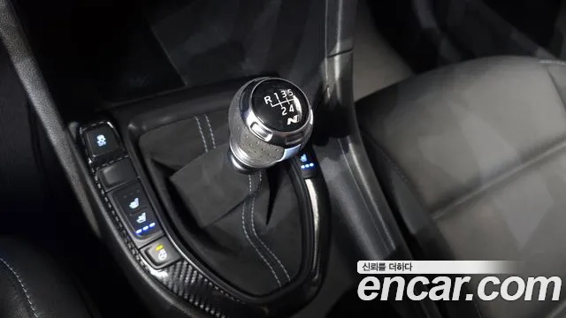 Hyundai Veloster — фото 9