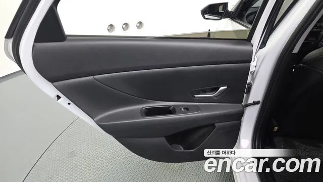 Hyundai Avante — фото 25