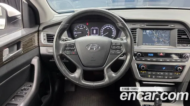 Hyundai Sonata — фото 13