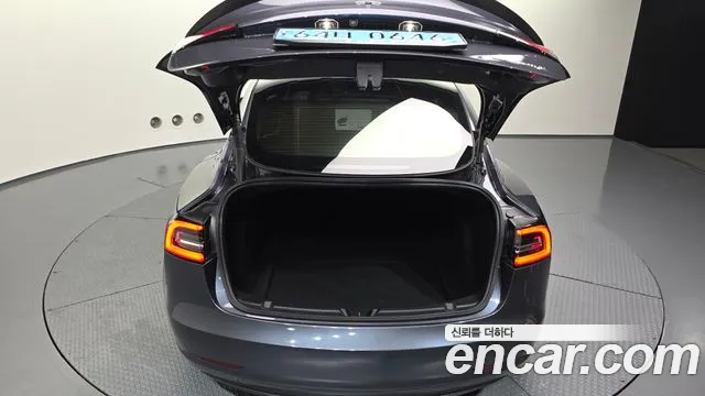 Tesla Model 3 — фото 20