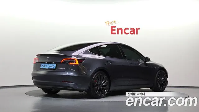Tesla Model 3 — фото 2
