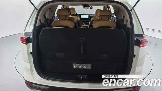 Kia Carnival — фото 18