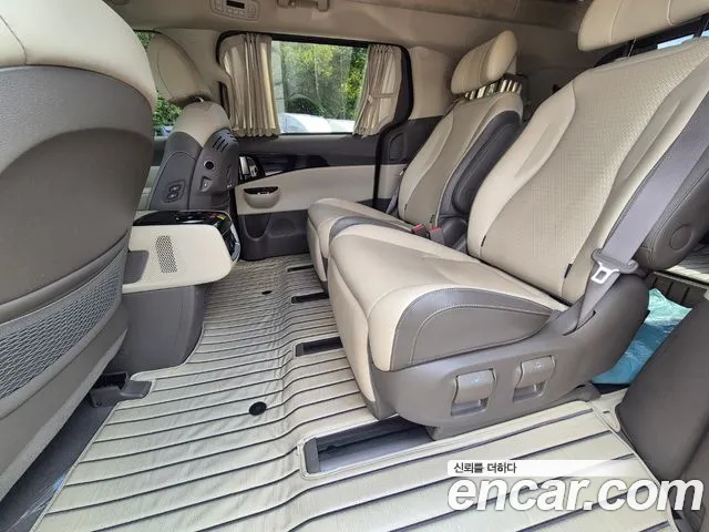 Kia Carnival — фото 14
