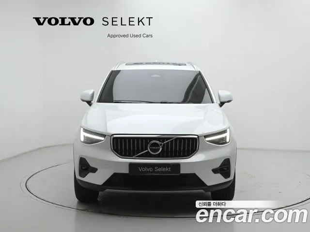 Volvo XC40 — фото 3