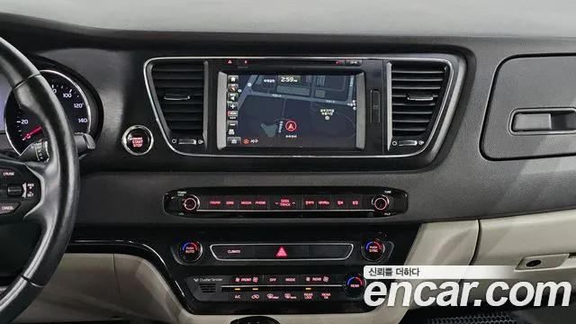 Kia Carnival — фото 14
