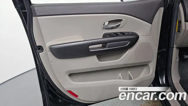Kia Carnival — фото 24