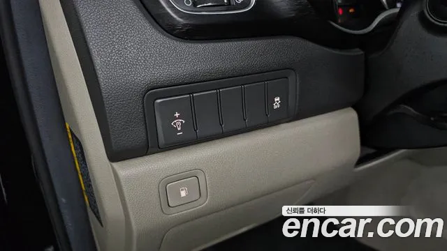 Kia Carnival — фото 28