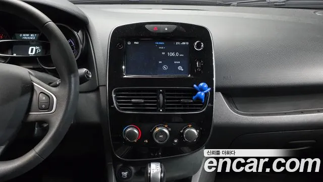 Renault Clio — фото 14