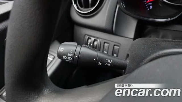 Renault Clio — фото 16