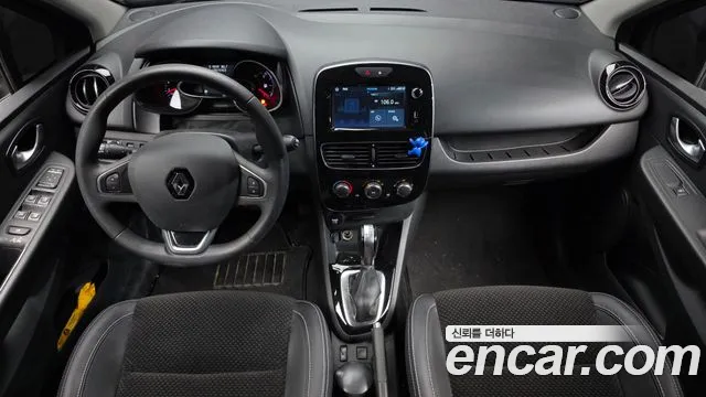 Renault Clio — фото 7