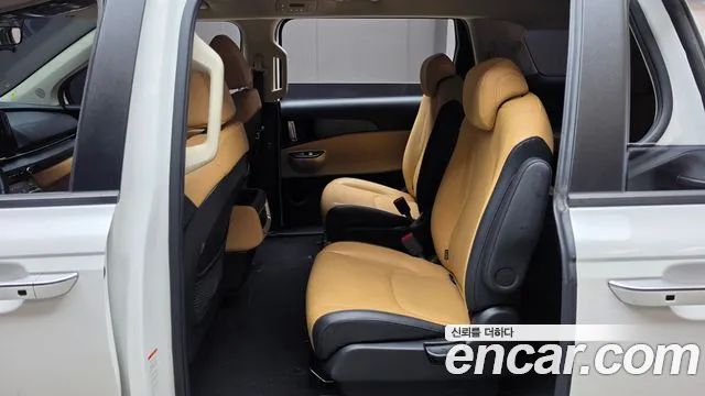 Kia Carnival — фото 12