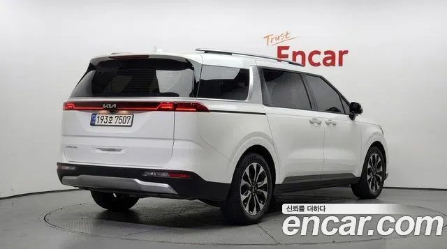 Kia Carnival — фото 2