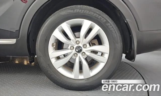 Kia Sorento — фото 21