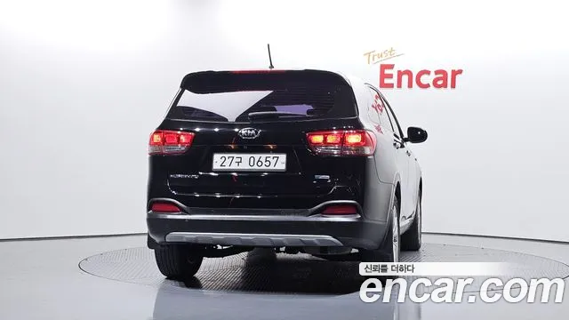 Kia Sorento — фото 4