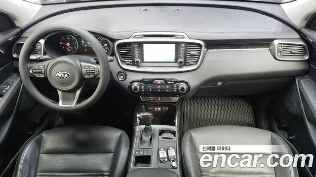 Kia Sorento — фото 7