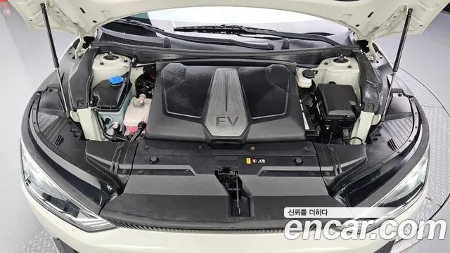 Kia EV6 — фото 6
