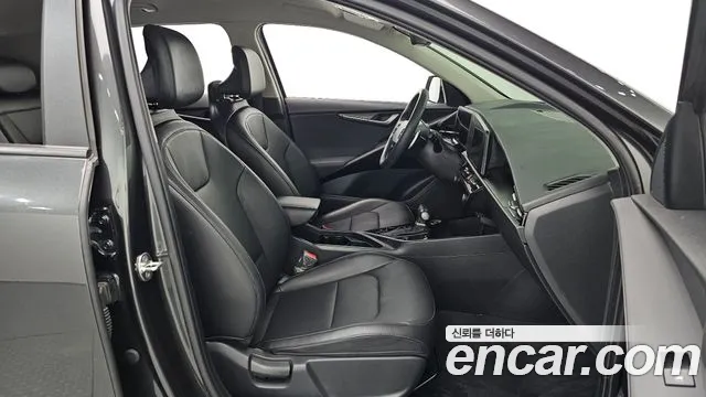 Kia Niro — фото 11
