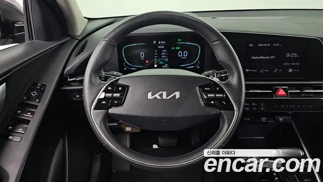 Kia Niro — фото 13