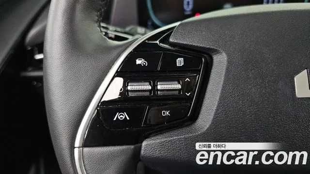 Kia Niro — фото 30