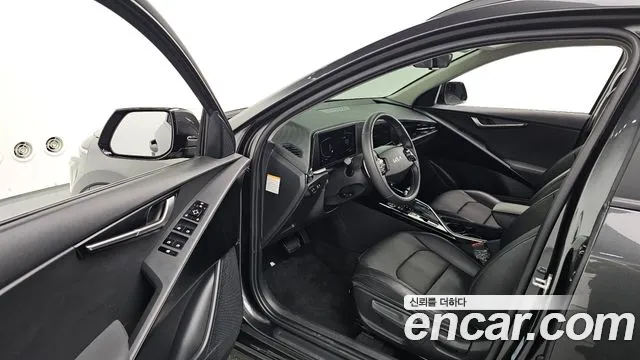 Kia Niro — фото 10