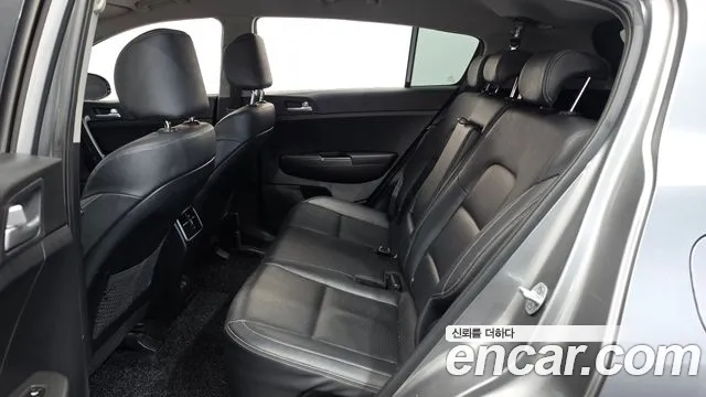 Kia Sportage — фото 11