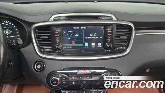 Kia Sorento — фото 13