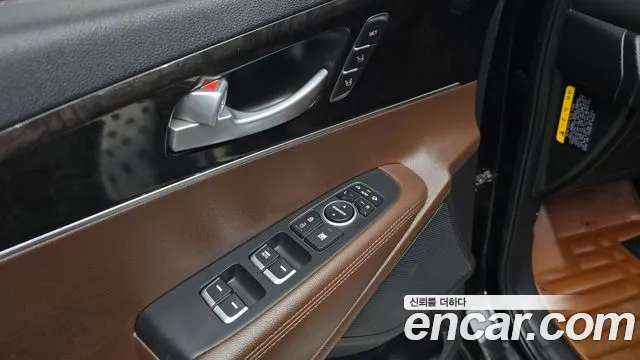 Kia Sorento — фото 15